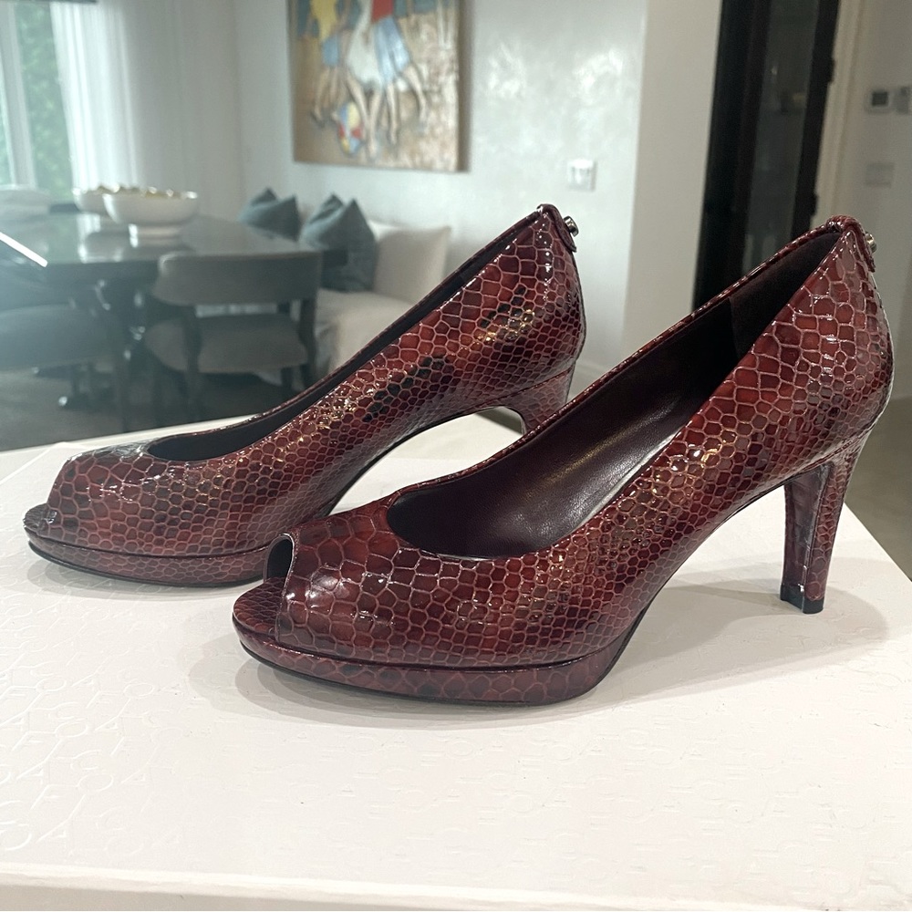 Stuart Weitzman gorgeous cranberry leather high heels pumps Great condit…